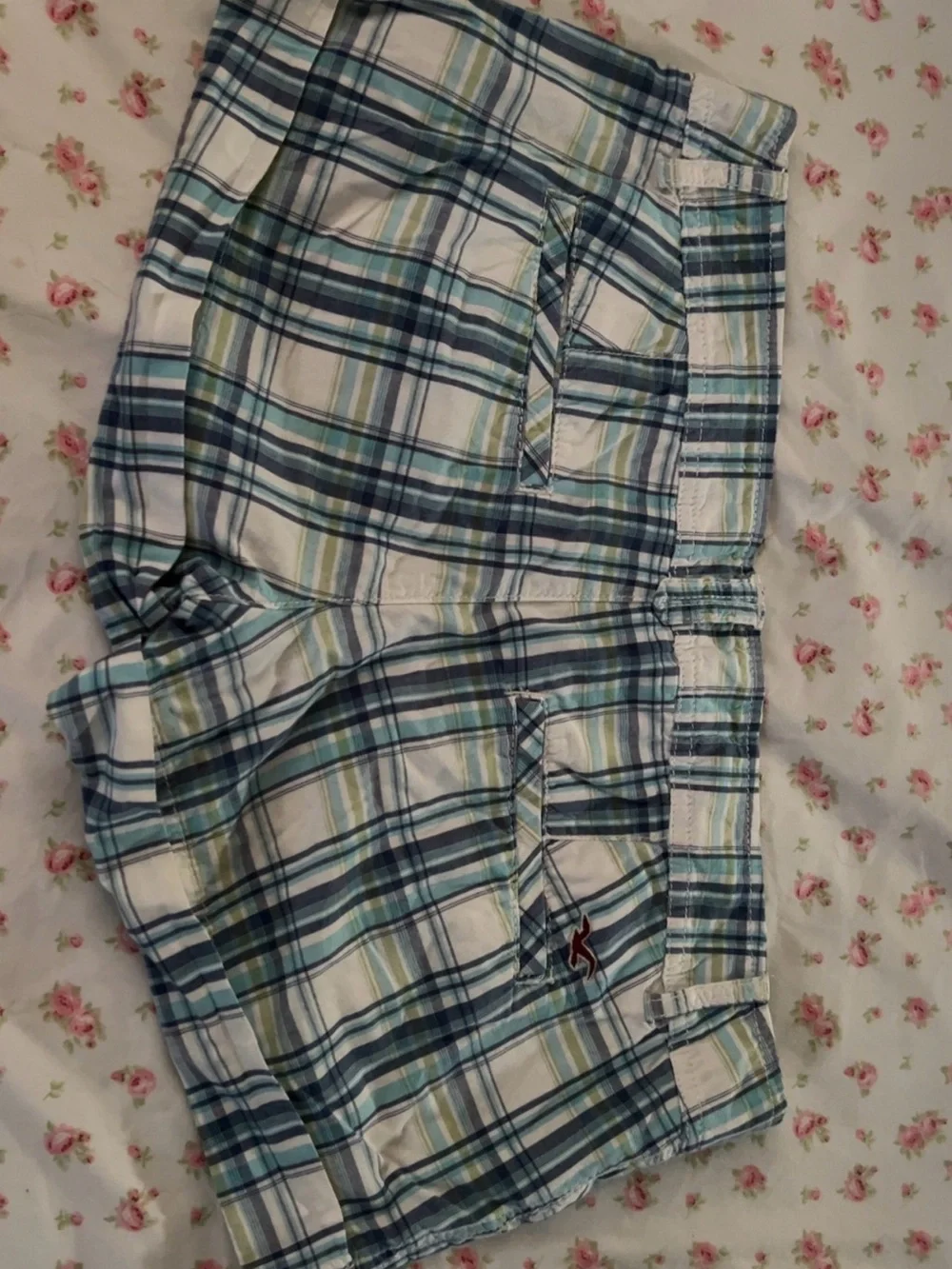 Hollister plaid shorts - Picture 2 of 3